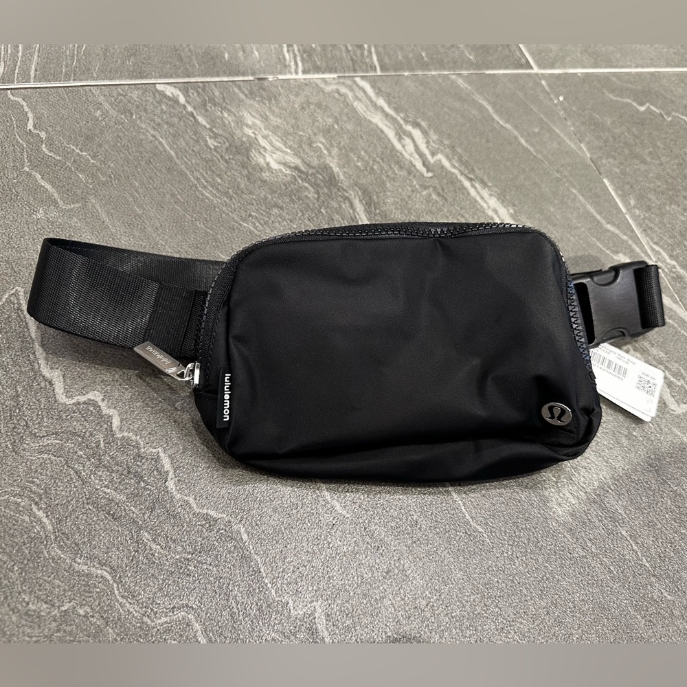 Lululemon Everyday Belt Black in Classic Black